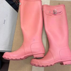 LAST CHANCE..Hunter pink rain boot
